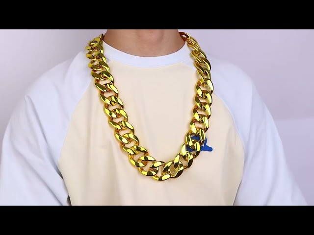 Vídeo relacionado con WnlahuWA 4 Piezas Accesorios para Raperos, Kit Disfraces Hip Hop, Conjunto Disfraces Hip Hop, Anillo de Dólar, Collar de Dólar, 80s 90s Kit de Party Favors Decoración de Fiesta