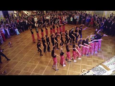 Maturitní ples GJR Chrudim 2020 nástup 4.B