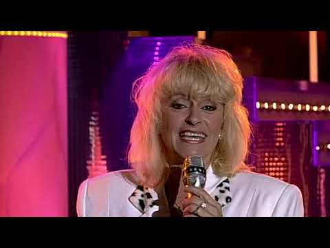 Corry Konings - Liefde Is (Officiële video)