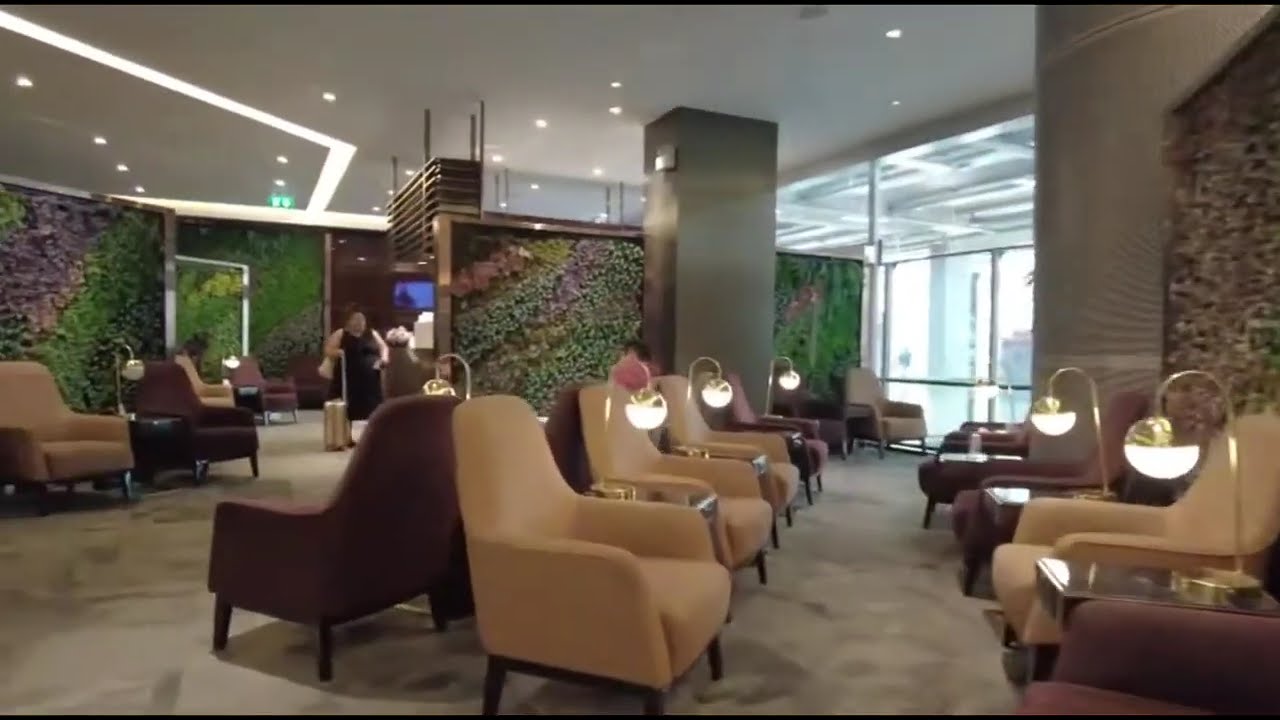 Thai Airways Royal Orchid Lounge thumbnail