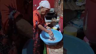 Download lagu nenek-nenek marah ketika tidak dibolehin masak sama anaknya ‼️‼️ #marah #ngamuk #emosi #shorts mp3