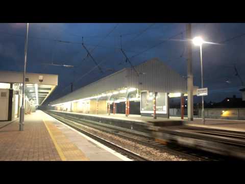 37259/37602 speed south through Warrington Bank Quay on 6K73 15/04/13