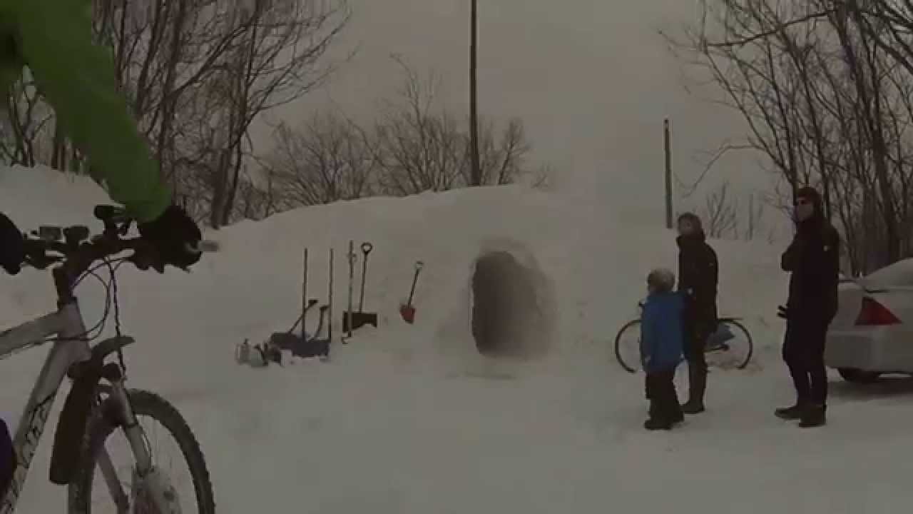 Riding bikes through giant snow tunnel in Boston - Feb, 2015 - YouTube