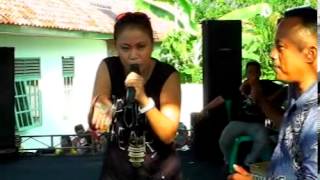Download lagu DIAN PRIMA (JAM SIJI BENGI) VOC: DIANA SASTRA live show BOJONG SARI - INDRAMAYU mp3