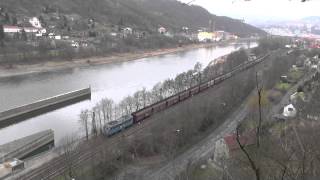preview picture of video 'České dráhy (ČD) Kohlezug in Ústí nad Labem, Střekov/ coal train taken from Střekov castle'