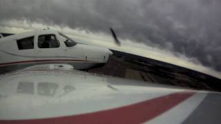 preview picture of video 'KISW to KMFI by Piper Cherokee PA28/140 in a storm.'