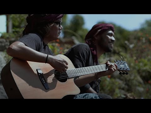 Viky Sianipar Ft. Ogar Nababan - Huta Namartuai - OST Ngeri-Ngeri Sedap