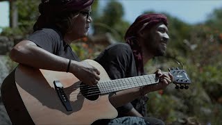 Download lagu Viky Sianipar Ft. Ogar Nababan - Huta Namartuai - OST Ngeri-Ngeri Sedap mp3