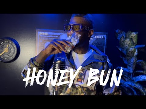 Yung LA - Honey Bun (Mic Performance) #Vibinwithveto