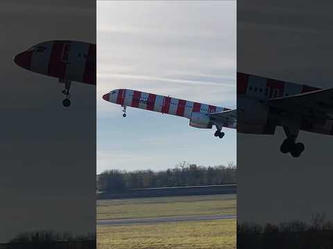 LAST EVER B757 Condor takeoff DE757 D-ABOM at Vienna Airport👋#dabom #de757 #aviation #planespotting