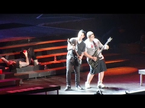 Avenged Sevenfold - Unholy Confessions (feat. Steve Blackman (Fan from crowd) (Live in Hershey)