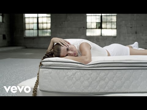 Kassi Ashton - Hopeless (Official Music Video)