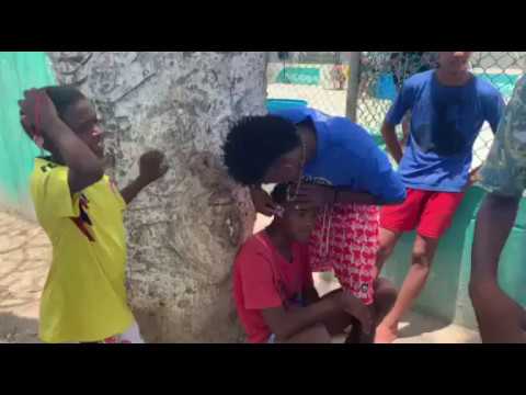 KOLUMBIA 🇨🇴  Uliczny zakład fryzjerski 💇