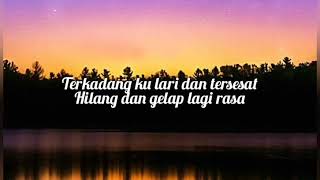 Download lagu Vidi Aldiano - Bertahan Lewati Senja ( Lirik ) mp3