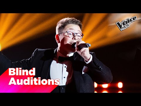 Alessio canta "Se bruciasse la città" di Massimo Ranieri | The Voice Kids Italy Blind Auditions