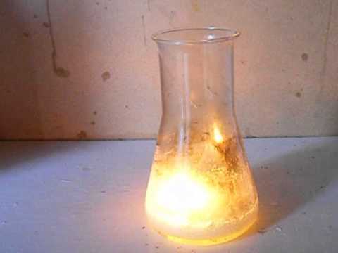 Spontaneous combustion of acetylene