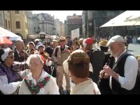 Gillet i väntan på Gamla Torget i Prag