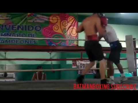 ROMAN GONZALEZ SPARRING