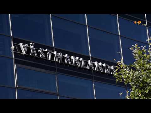 41-årige kvinnans makes grav öppnas