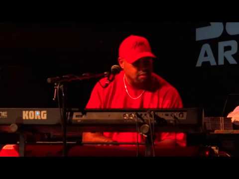 Frank McComb - The Ghetto (Tribute to Donny Hathaway) {Live @ Bizz'Art, Paris, 2014-04-28}