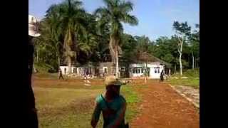 preview picture of video 'Gotong Royong Bangun Lapangan Upacara di Kantor Baru Desa Cikadu'