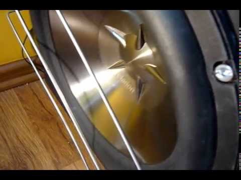 Test Music Clarion 12" bassreflex - My Hood