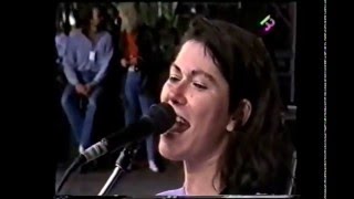 Pixies.-  `Gigantic (Live 1989)