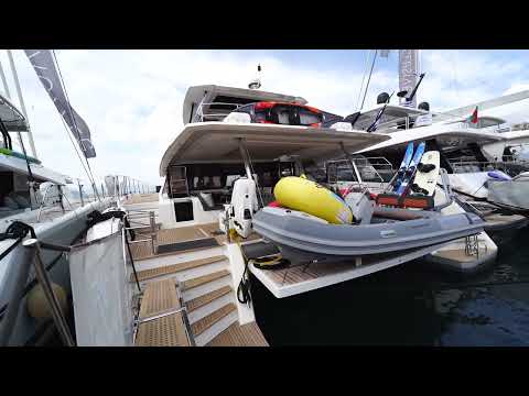 Catamaran Boat: Inside look of the Power 67 Fountaine Pajot