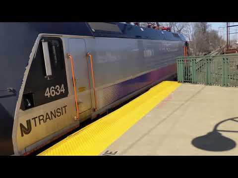 Northeast Corridor Action | Railfanning @ Rahway Station, NJ - 4K60FPS | ItzAnthony