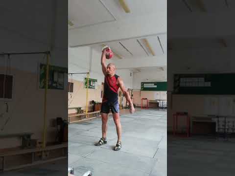 black swing snatch with 34 kg,10 minutes, 5'/5'=65r+65r. Best personal for 10'🥴🤪.