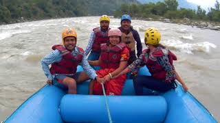preview picture of video 'River rafting on beas river '