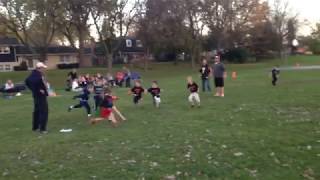 Flag football girl finds way to keep defenders off-balance