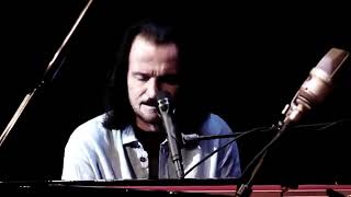 Download lagu Pure Yanni Solo piano mp3