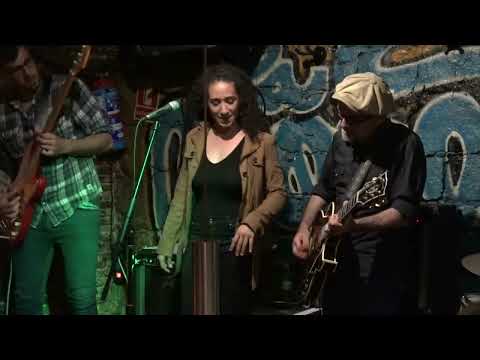 Sweet Marta & The Blues Shakers - I Smell Trouble