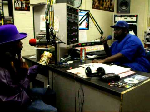 TYRELL ROBERTS BEING INTERVIEW BY DJ B EASY @107.7FM... PART 2