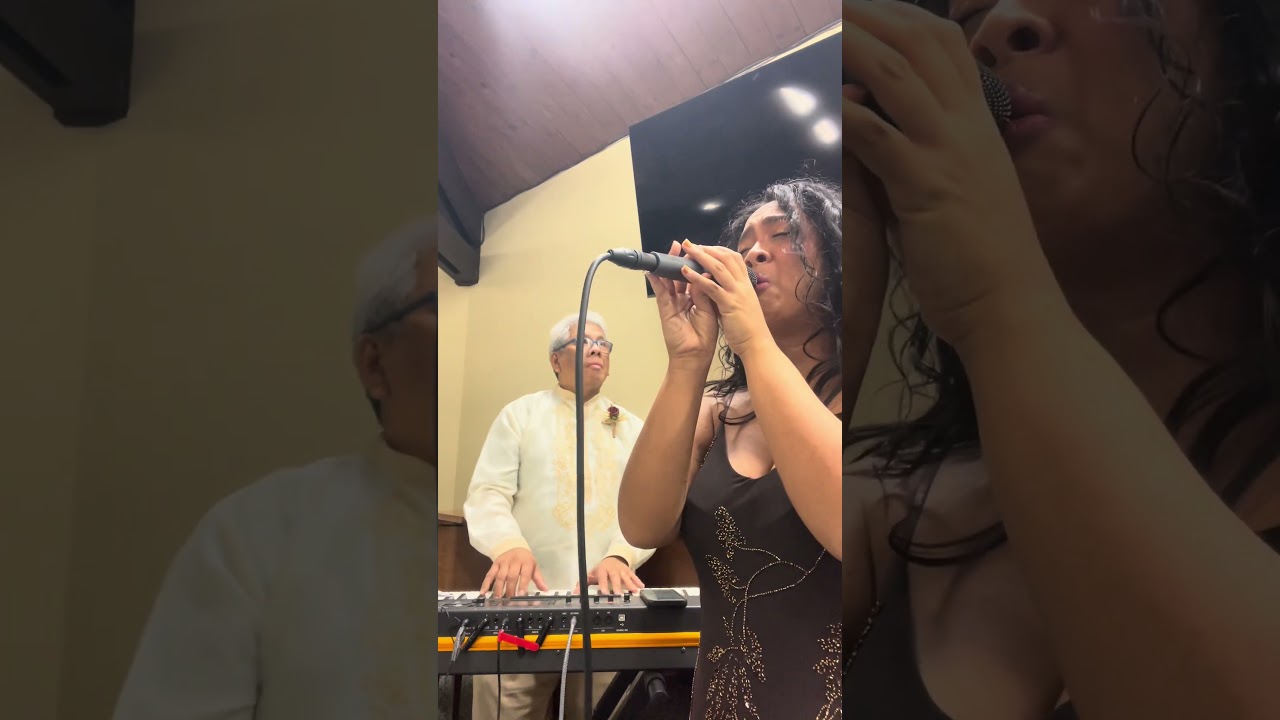 Promotional video thumbnail 2 for Julia Carbajal (Singer/Duo)