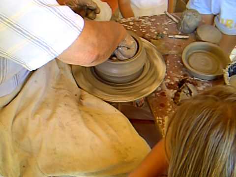 Matuska Ferenc (Ceramic Artist) - Korongozas (Pottery Wheel) 20070728 3of4 (Hungarian).AVI