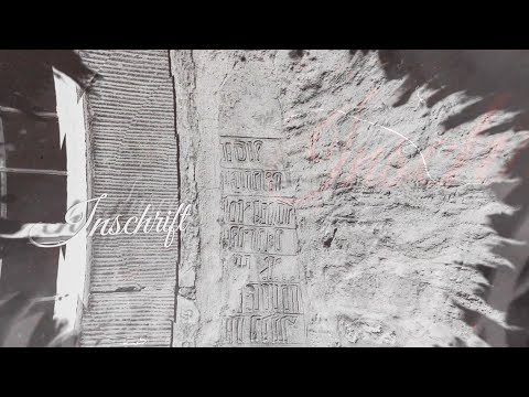 Die Inschrift an der Kirche