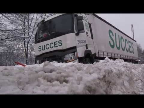 LKW kommt bei Salzburg-Nord von A1 ab