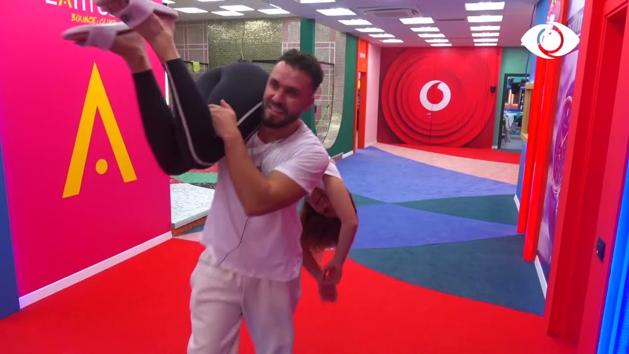 Nita këndon, Shpati krijon muzikën