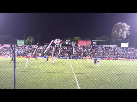 "Vamos los franjeados ðŸŽ¶ðŸŽ¶" Barra: La Barra 79 &bull; Club: Olimpia