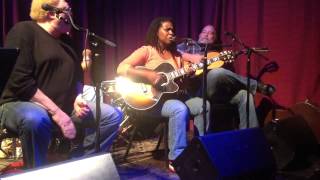 &quot;Travelin&#39; Shoes&quot; - Ruthie Foster