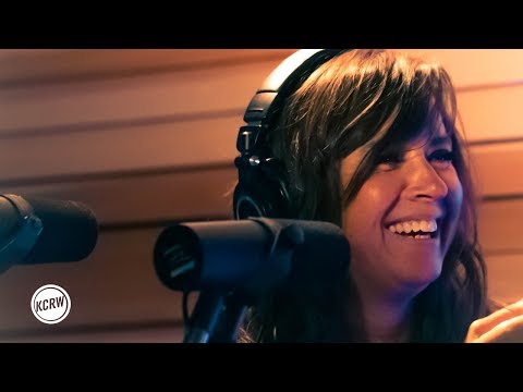 Cat Power performing "Woman" live on KCRW