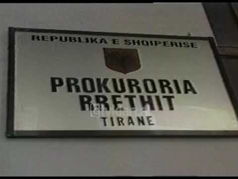 Lajme Arkiva - Prokuroria nis hetimet per vrasjen e Azem Hajdarit (13 Shtator 1998)