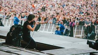 The Last Shadow Puppets performs &#39;The Dream Synopsis&#39; | Glastonbury 2016