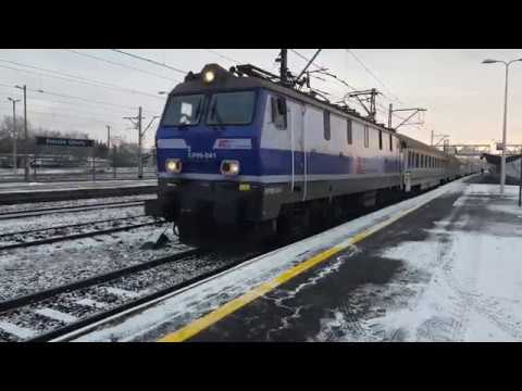 EP09-041 + IC MATEJKO z Przemyśla Gł. do Świnoujścia, odjeżdża z dworca Rzeszów Główny 12.12.2018