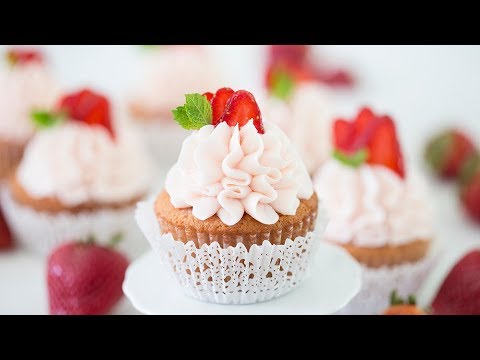 download lagu mp3 mp4 Strawberry Cupcakes, download lagu Strawberry Cupcakes gratis, unduh video klip Strawberry Cupcakes
