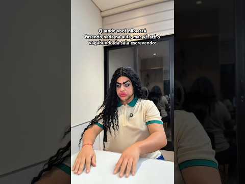 Bate aquele sentimento de inutilidade absurda 🥲🤣