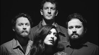 King Woman – Hem Lyrics