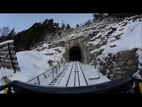 シュヴィーツ・シュトース鉄道: これはおそらく世界で最も急勾配のケーブルカーです